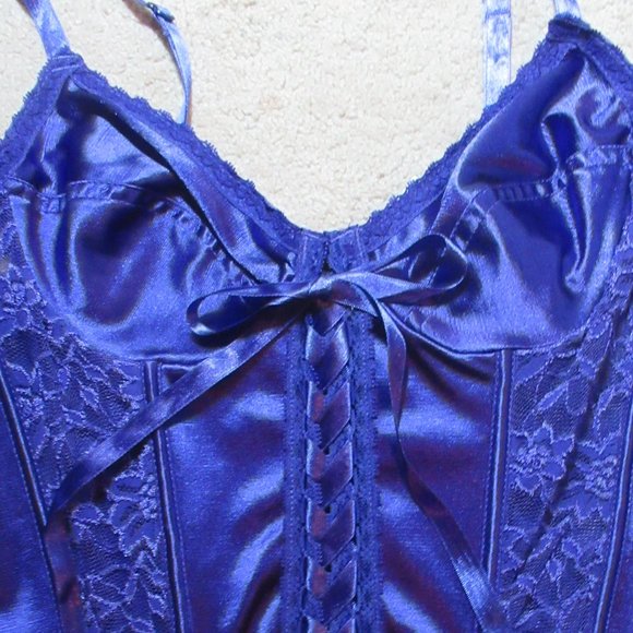 NWT Vintage wire  Bra top/ garter lace up detail M - Picture 5 of 17